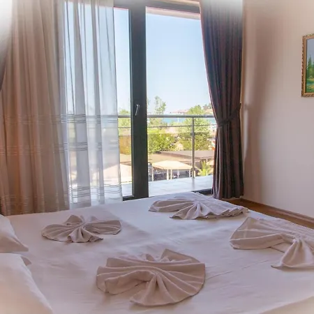 Sozopoli Beachfront Apartament
